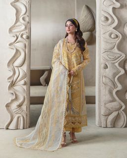 Sajal Ali feet photo 10