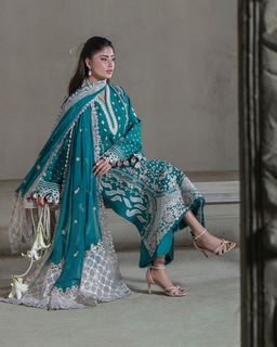 Sajal Ali feet photo 6