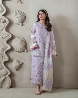 Sajal Ali feet photo 17