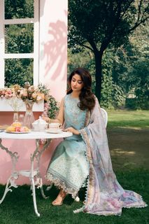 Sajal Ali feet photo 1