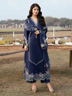 Sajal Ali feet photo 14