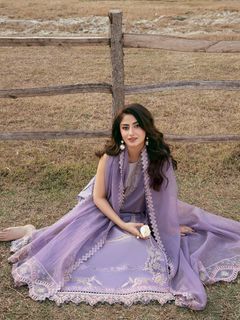 Sajal Ali feet photo 9