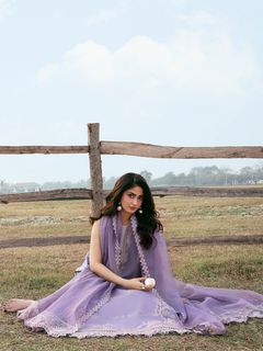 Sajal Ali feet photo 8