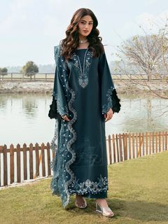 Sajal Ali feet photo 4