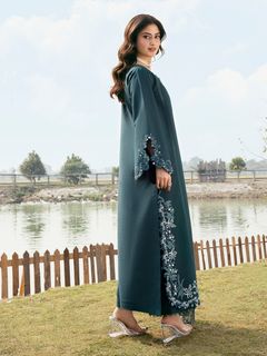 Sajal Ali feet photo 1