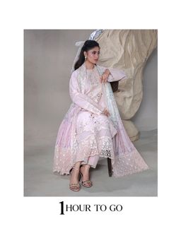 Sajal Ali feet photo 15