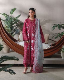 Sajal Ali feet photo 11