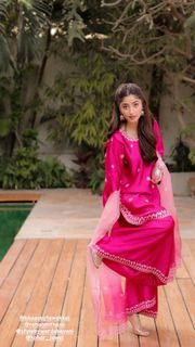 Sajal Ali feet photo 9