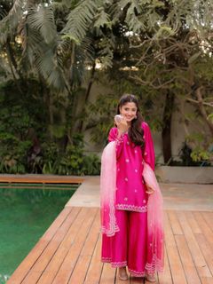 Sajal Ali feet photo 8