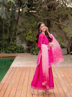Sajal Ali feet photo 7