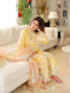Sajal Ali feet photo 4