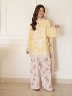 Sajal Ali feet photo 16