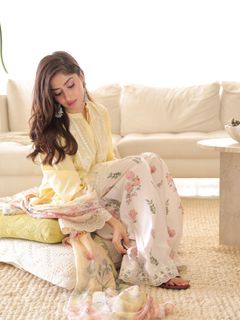 Sajal Ali feet photo 15