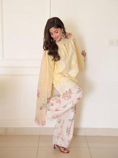 Sajal Ali feet photo 14