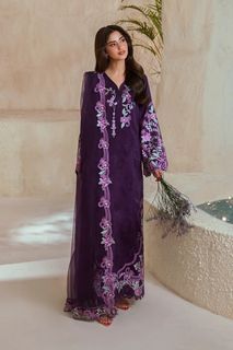Sajal Ali feet photo 10