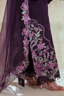 Sajal Ali feet photo 8