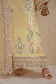 Sajal Ali feet photo 6
