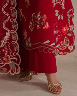 Sajal Ali feet photo 11