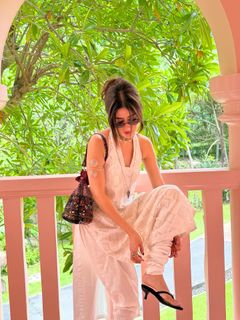 Sajal Ali feet photo 9