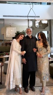 Sajal Ali feet photo 3