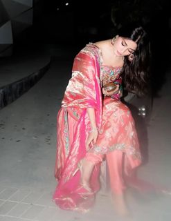 Sajal Ali feet photo 6