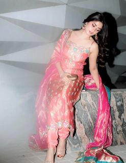 Sajal Ali feet photo 5