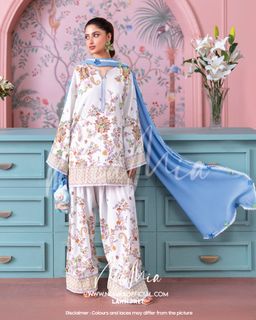 Sajal Ali feet photo 4
