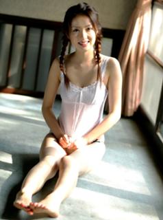 Saki Seto feet photo 3