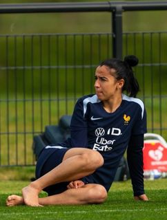 Sakina Karchaoui feet photo thumbnail