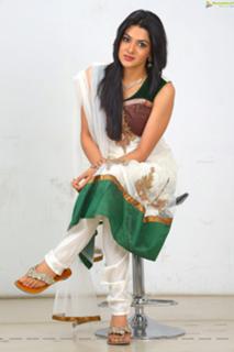 Sakshi Choudhary feet photo 3