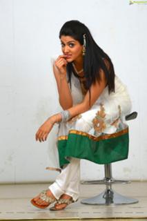 Sakshi Choudhary feet photo 4