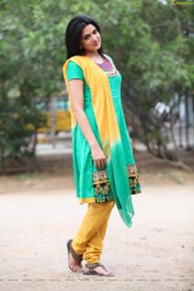 Sakshi Choudhary feet photo 15