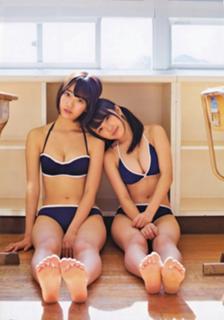 Sakura Miyawaki feet photo thumbnail