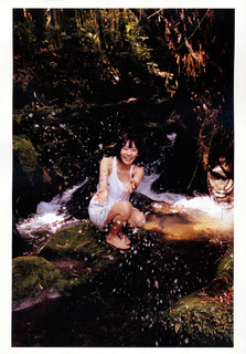 Sakura Miyawaki feet photo thumbnail