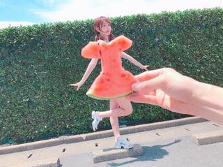 Sakura Miyawaki feet photo thumbnail