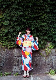 Sakura Miyawaki feet photo thumbnail