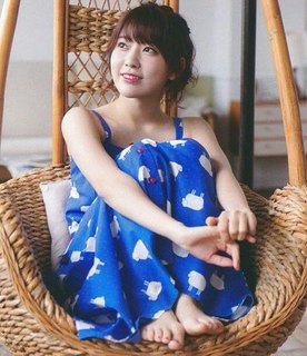 Sakura Miyawaki feet photo thumbnail