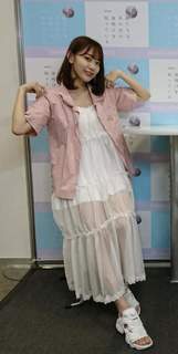 Sakura Miyawaki feet photo thumbnail