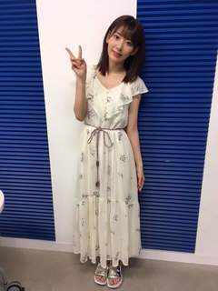 Sakura Miyawaki feet photo thumbnail