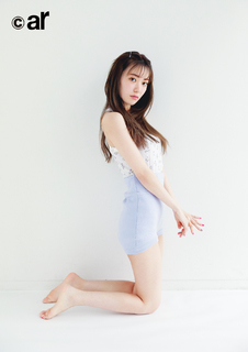 Sakura Miyawaki feet photo thumbnail