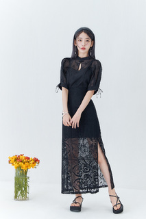 Sakura Miyawaki feet photo thumbnail