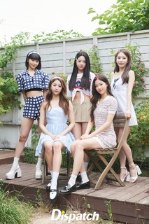 Sakura Miyawaki feet photo thumbnail