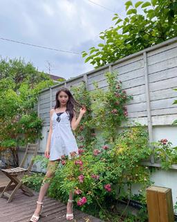 Sakura Miyawaki feet photo thumbnail