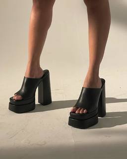 Saleka Shyamalan feet photo 19