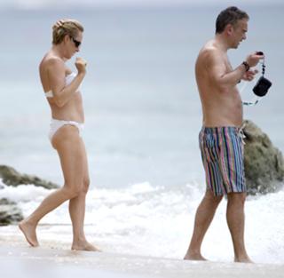Sally Dynevor feet photo 8