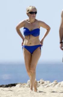 Sally Dynevor feet photo 6