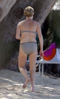 Sally Dynevor feet photo 1