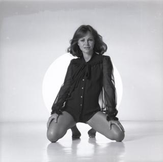 Sally Field feet photo thumbnail