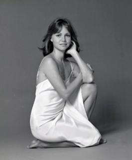 Sally Field feet photo thumbnail