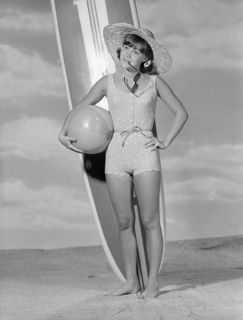 Sally Field feet photo thumbnail